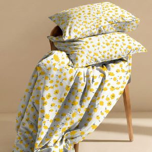 The Citrine Meadow: Sun-Drenched Petals